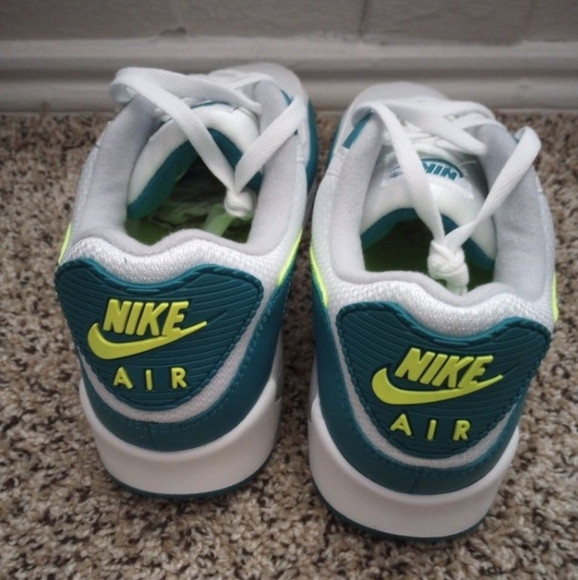 Nike Air Max Spruce - Picture 2 of 2